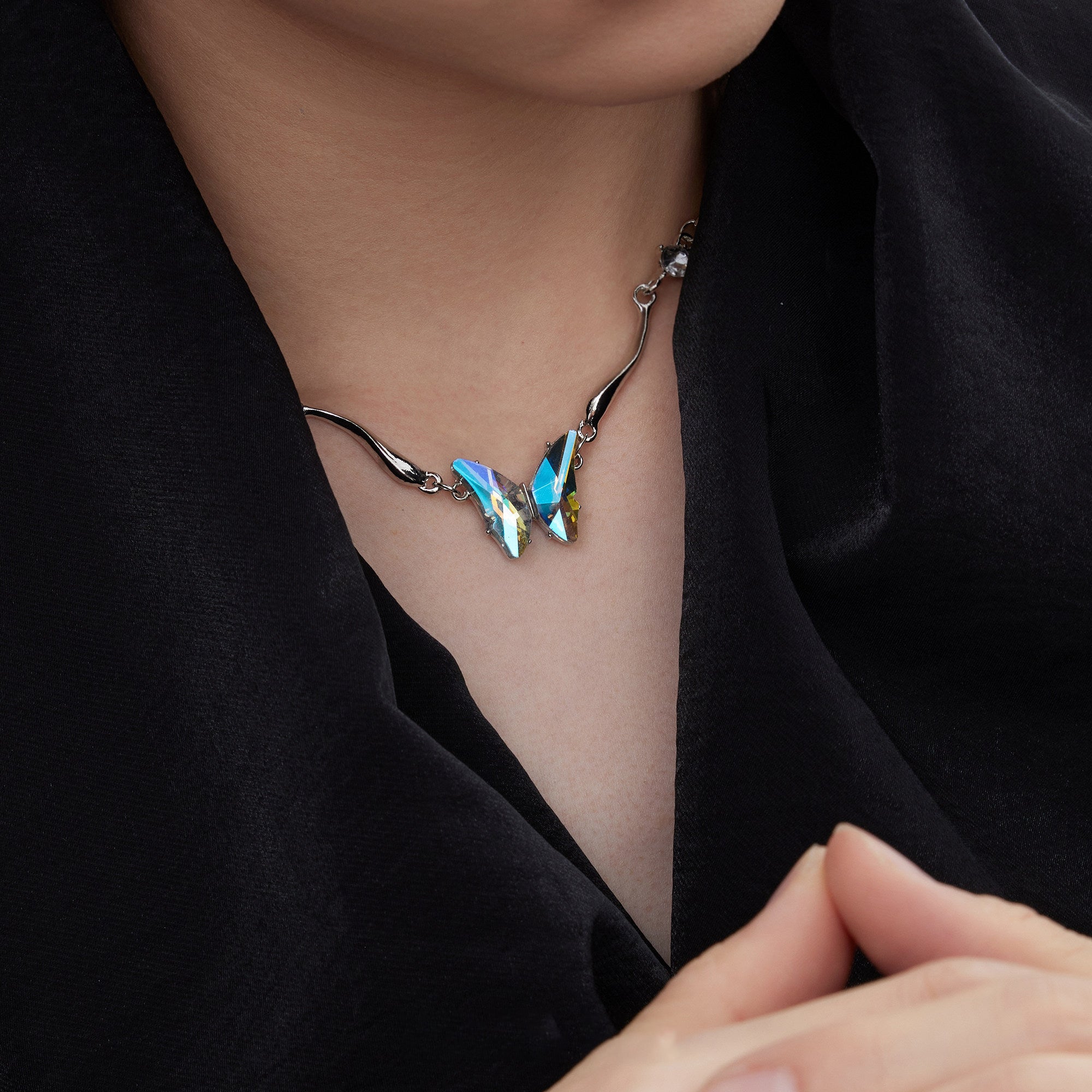 Gradient Bbutterfly Metal Irregular Clavicle Necklace