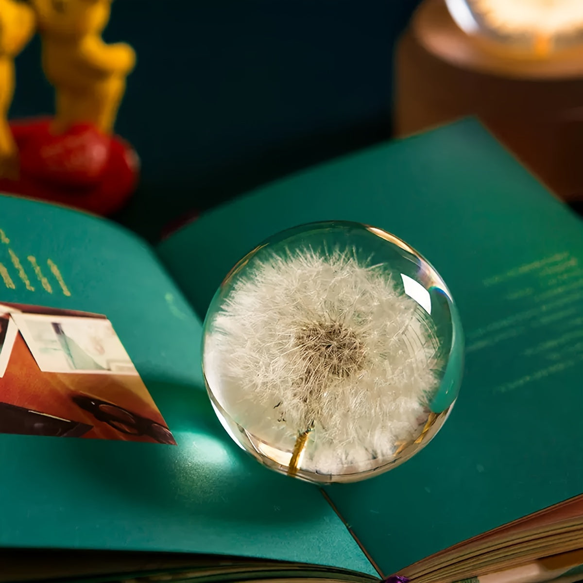 A Real Dandelion Crystal Ball, Resin Lens Natural Plant Specimen Flower Crystal Ball, Christmas Love Gift Home Decoration Craft Ball, Paper Town Table Decoration, Christmas Decoration 2.76in